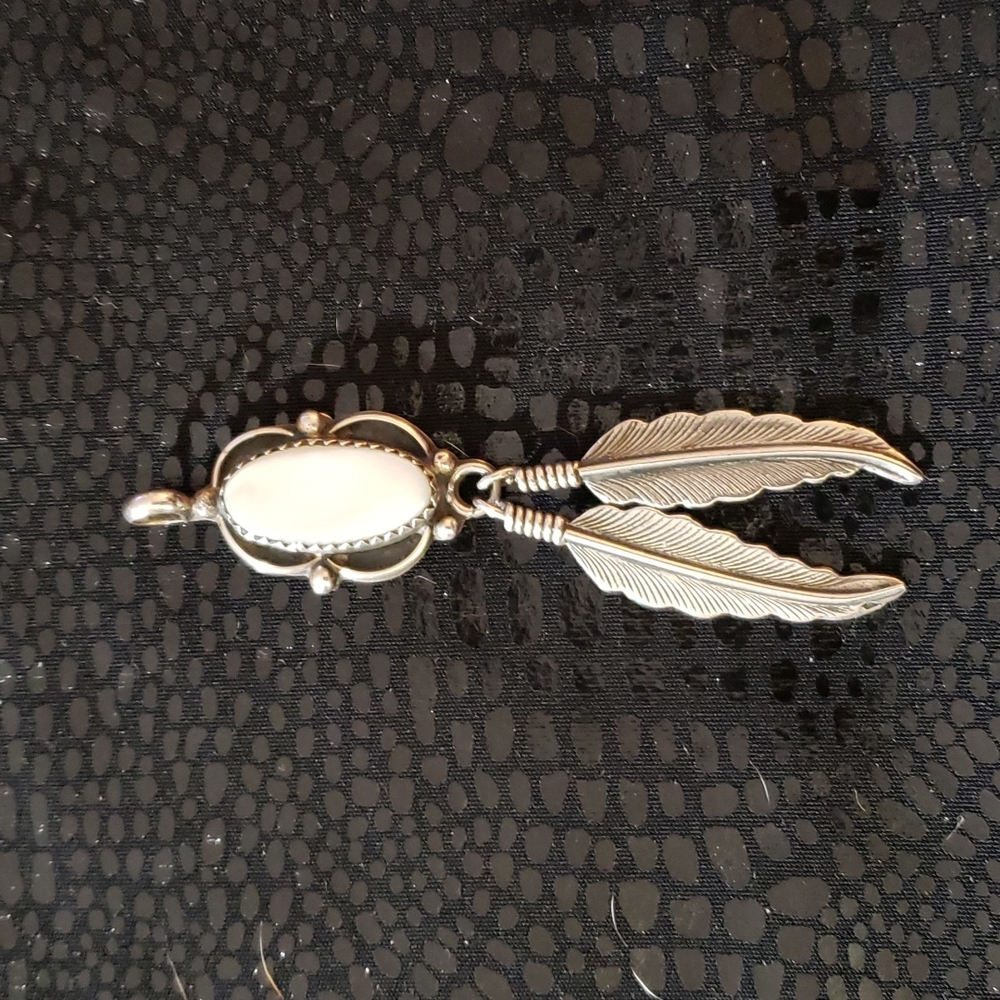 Native American Mother-of-Pearl pendant with 2 silver feathers